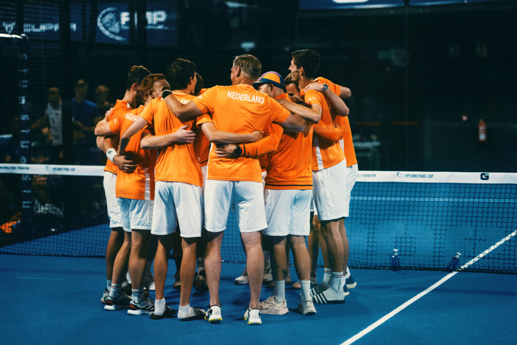 Oranje strijdbaar naar Final 8 EK
